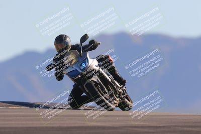 media/Nov-06-2023-Moto Forza (Mon) [[ce023d0744]]/3-Intermediate Group/Session 5 (Turn 9)/